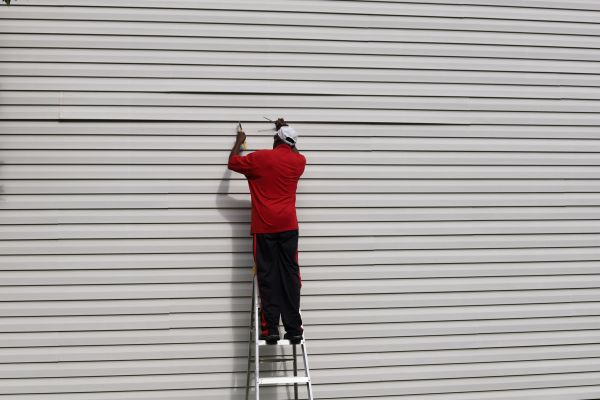 Loose Siding Repair in Xenia